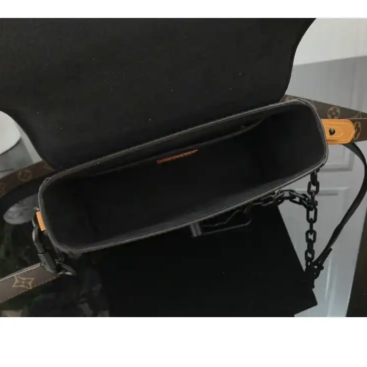 Fashionrepsfam ru 205fy0079 LV Bags 0501